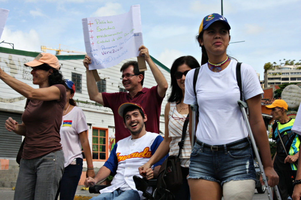 Personas con discapacidad exigieron un país con mayor inclusión. (Foto: Cosorven). 