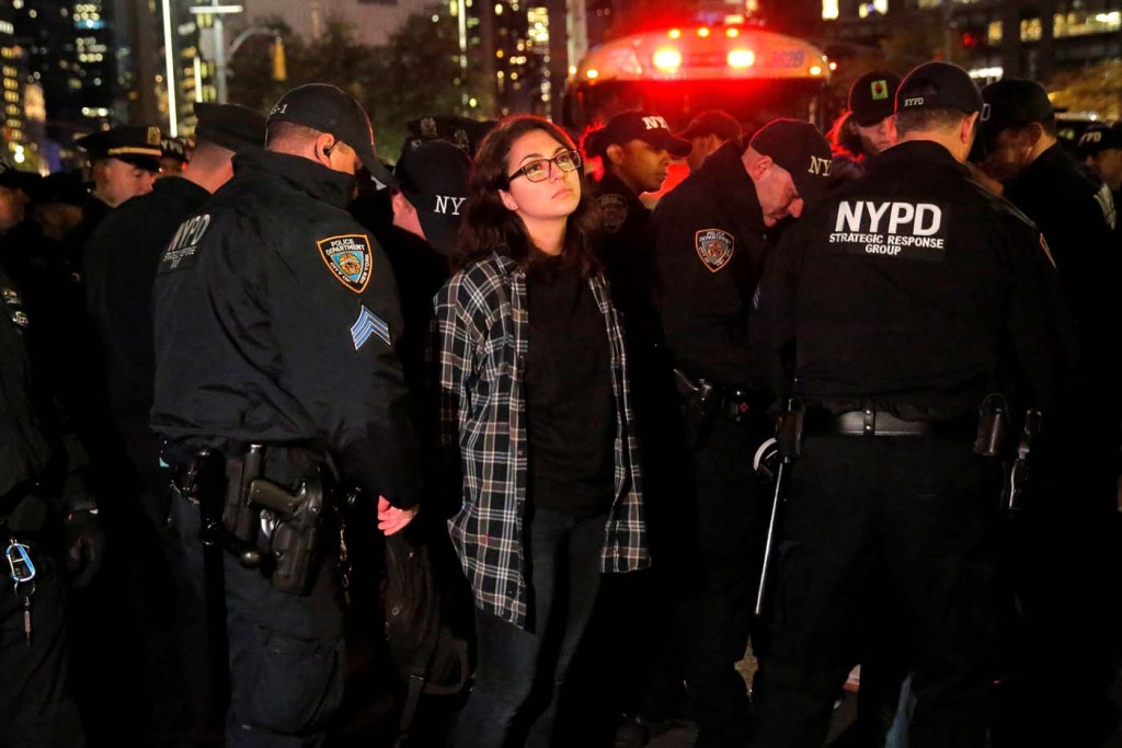 2016-11-10T050505Z_1998593623_S1AEULYWJPAA_RTRMADP_3_USA-ELECTION-PROTESTS